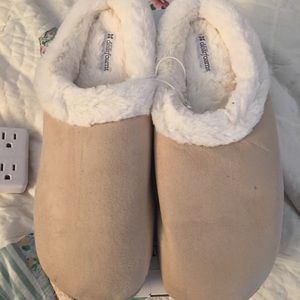 Woman’s slippers
